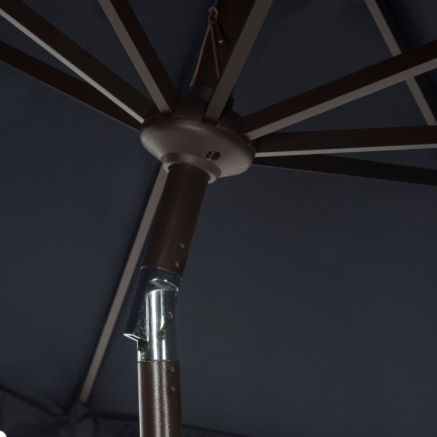 Parapluie élégant SAFAVIEH Gebbine de 2,74 m