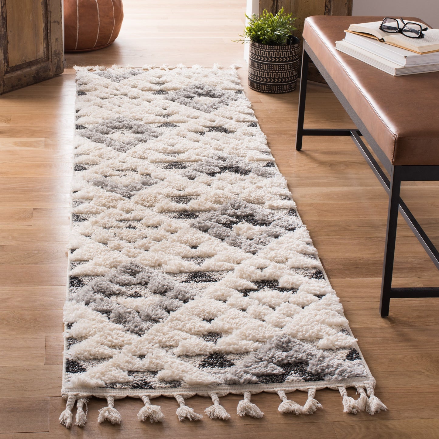Tapis SAFAVIEH marocain à franges et poils longs Delores, épaisseur 5 cm