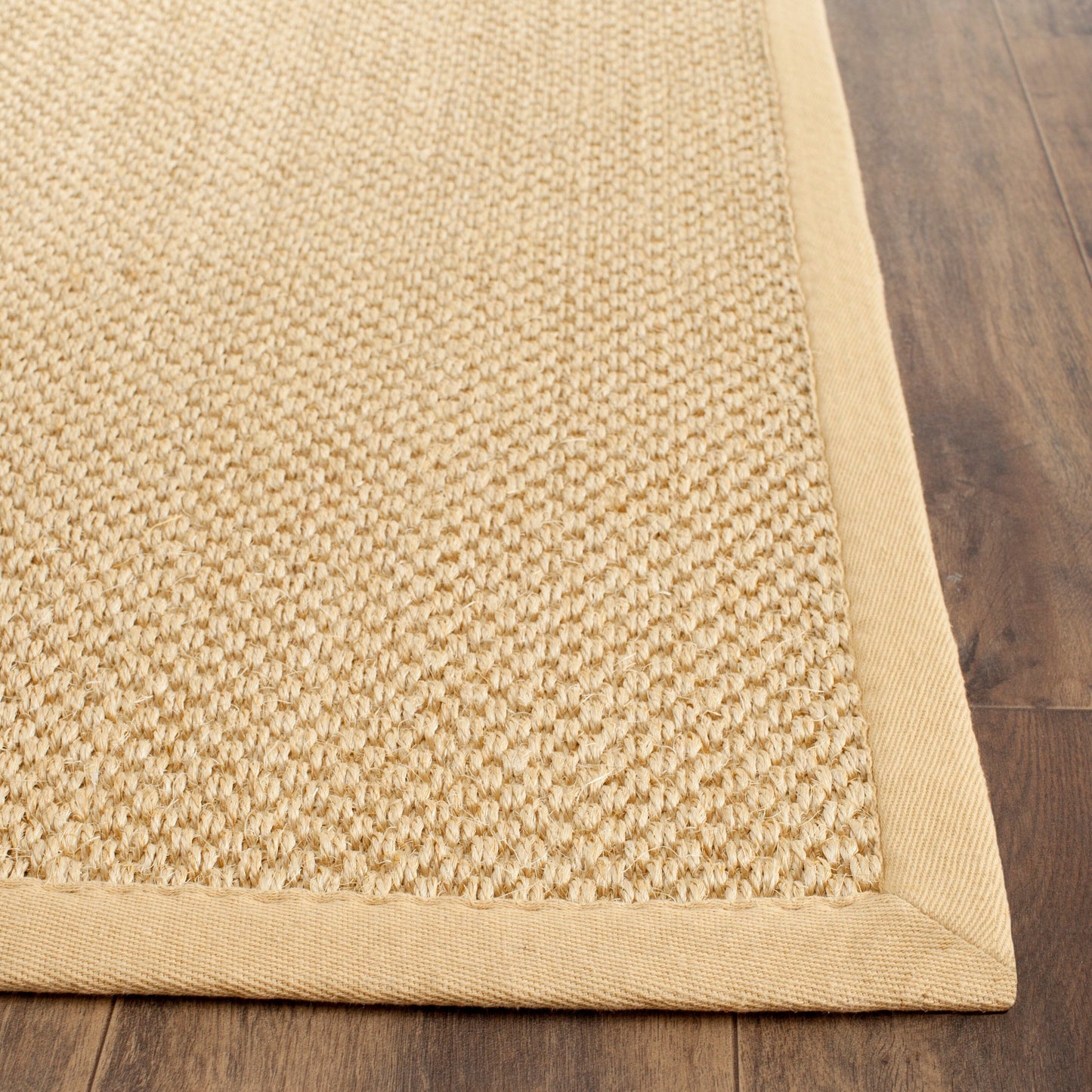 Tapis SAFAVIEH en fibres naturelles Elmyra avec bordure en sisal