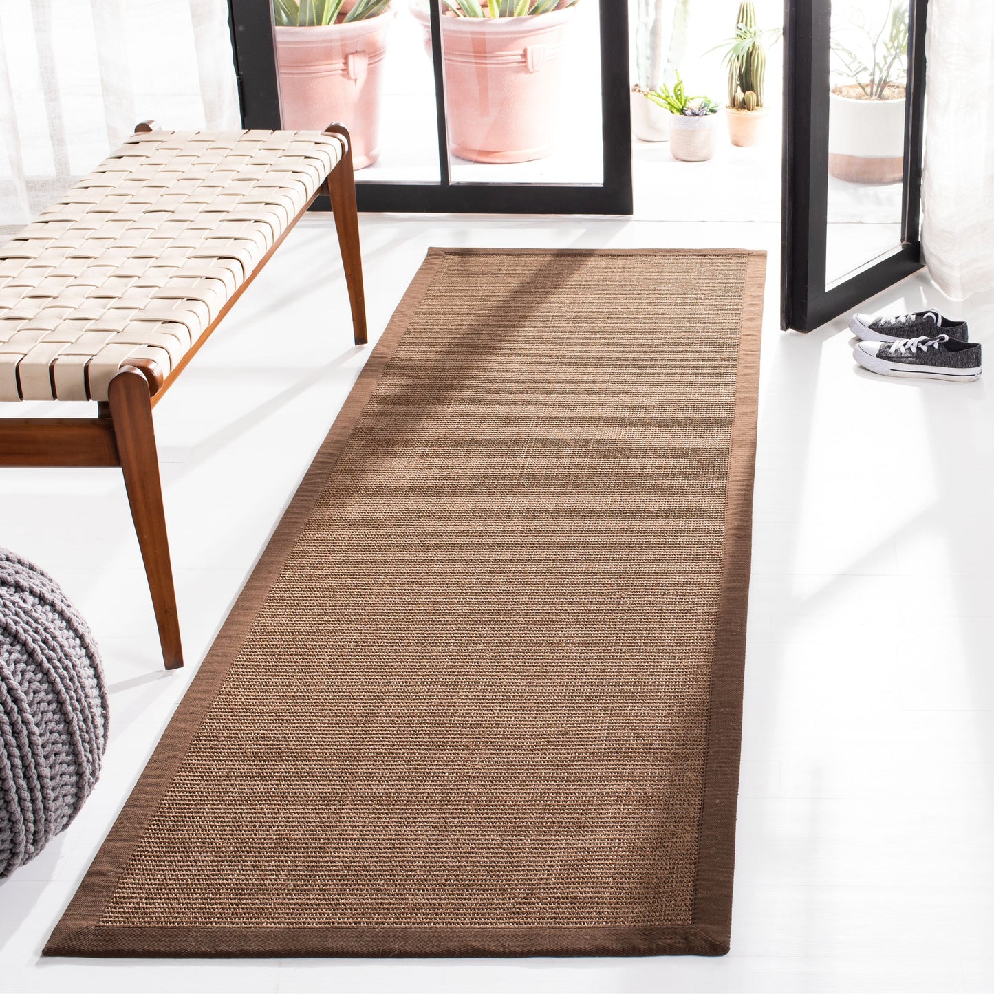 Tapis en sisal à bordure Madelyn en fibres naturelles SAFAVIEH