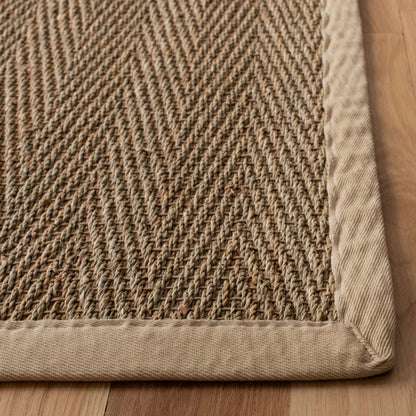 Tapis Trilby en fibres naturelles SAFAVIEH à chevrons en jonc de mer