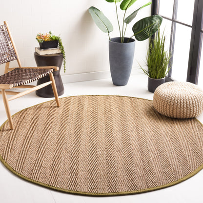Tapis Trilby en fibres naturelles SAFAVIEH à chevrons en jonc de mer