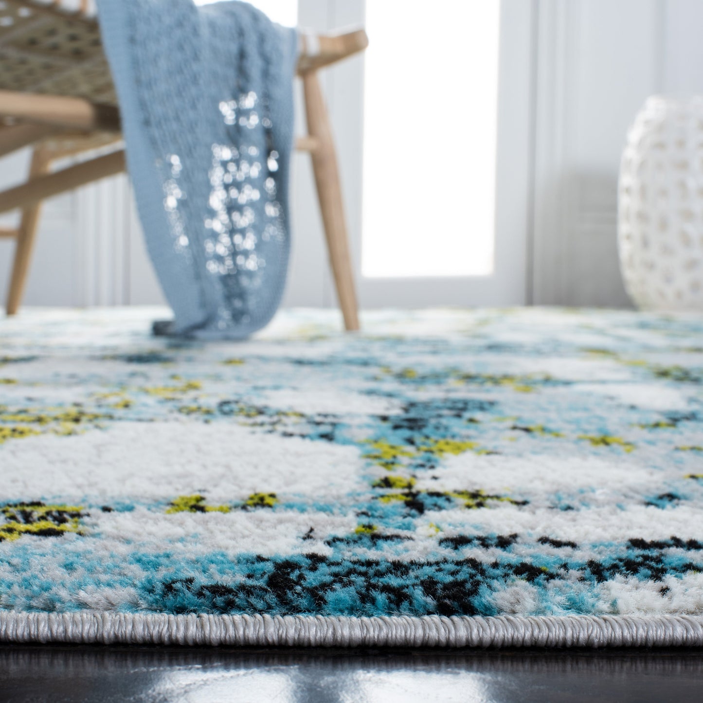 SAFAVIEH Tapis abstrait moderne Skyler Jossie