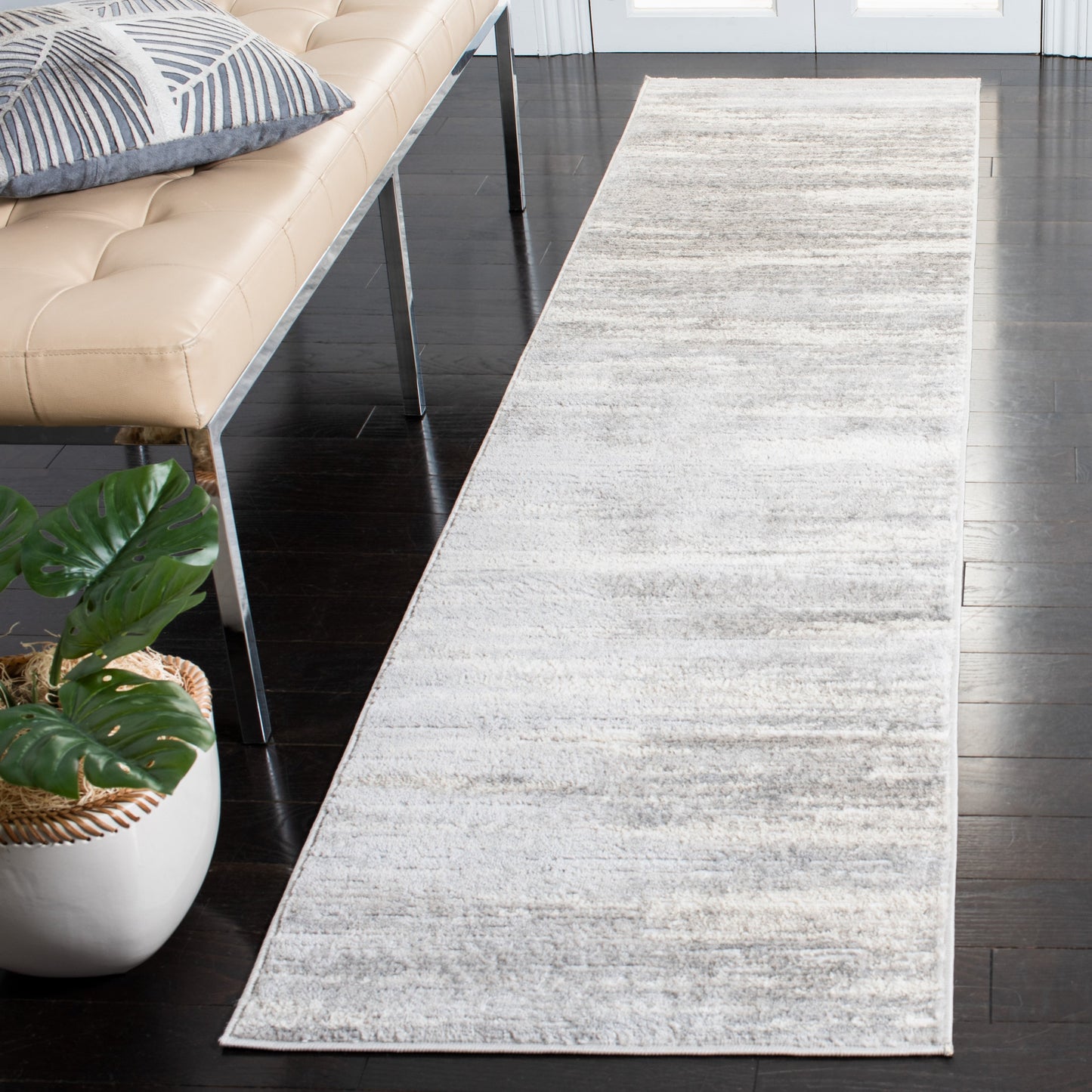 Tapis abstrait moderne SAFAVIEH Skyler Wanne