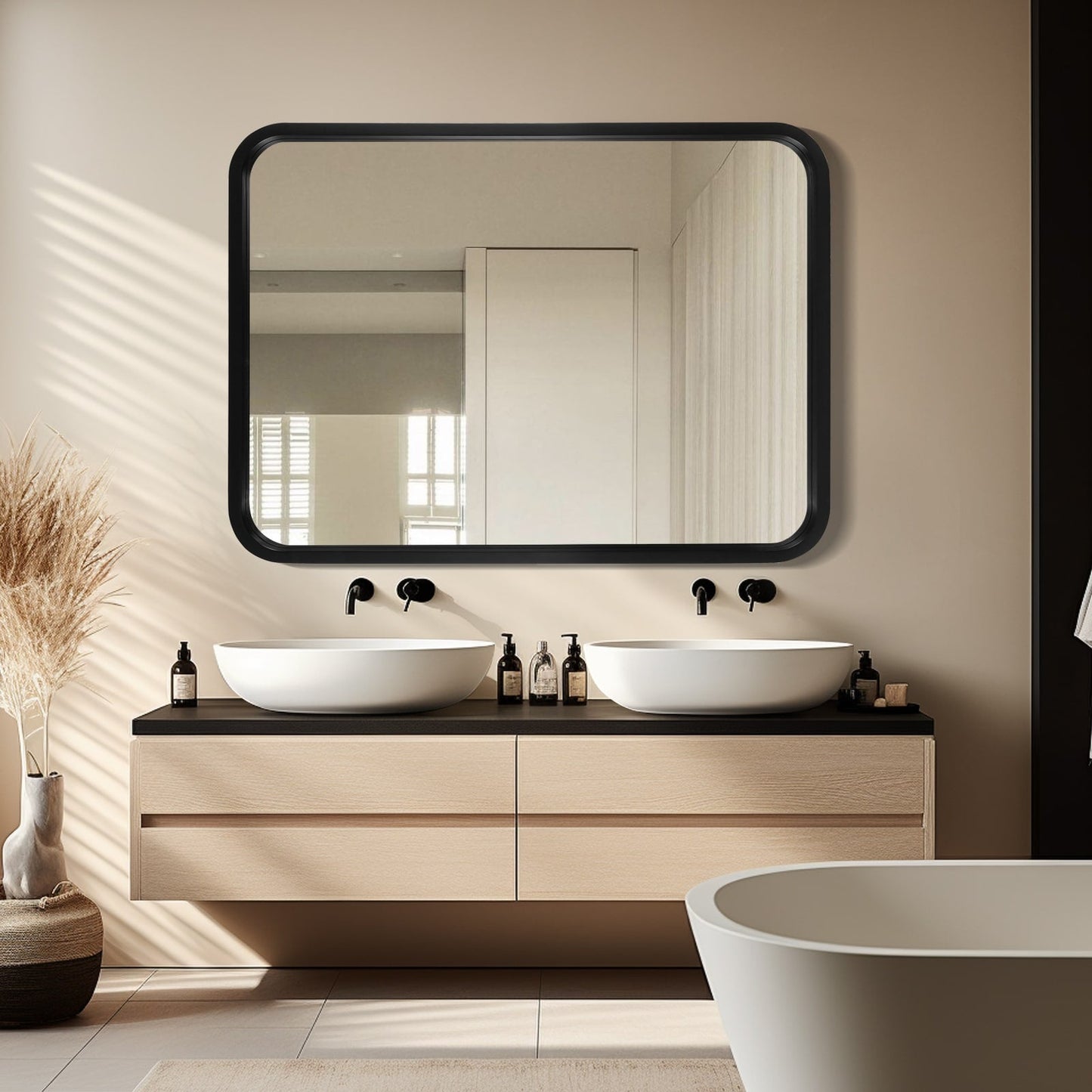 Miroir mural rectangulaire à coins arrondis de style ferme avec cadre en bois massif