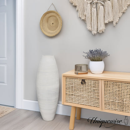 Vase cylindrique haut en bambou Uniquewise, élément décoratif pour les halls d'hôtel et les spas, idéal pour le salon ou le couloir.