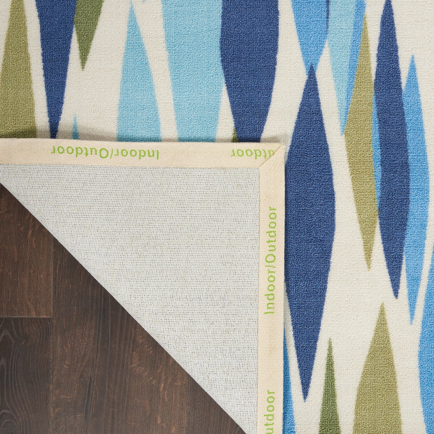 Tapis d'intérieur/extérieur moderne abstrait Waverly Sun N' Shade