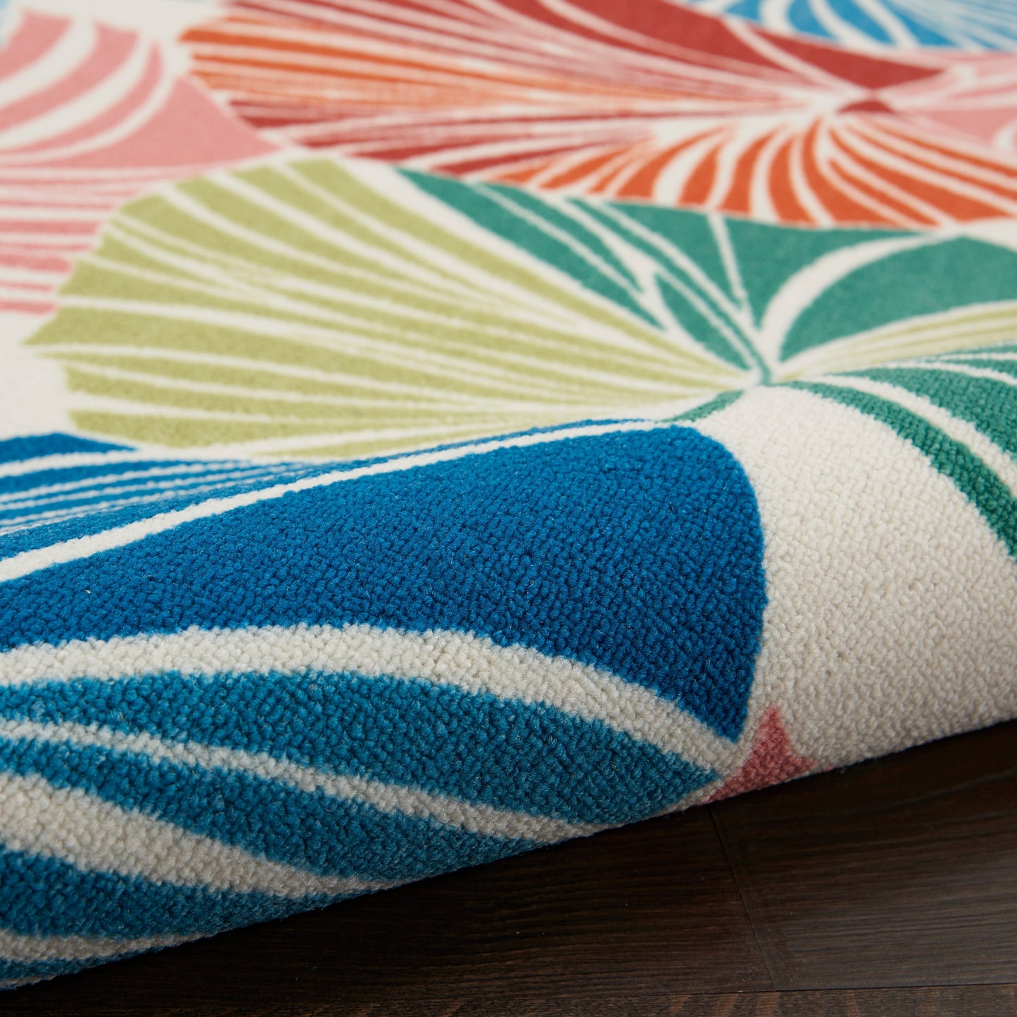 Tapis d'intérieur/extérieur Waverly Sun N' Shade à motif botanique moderne