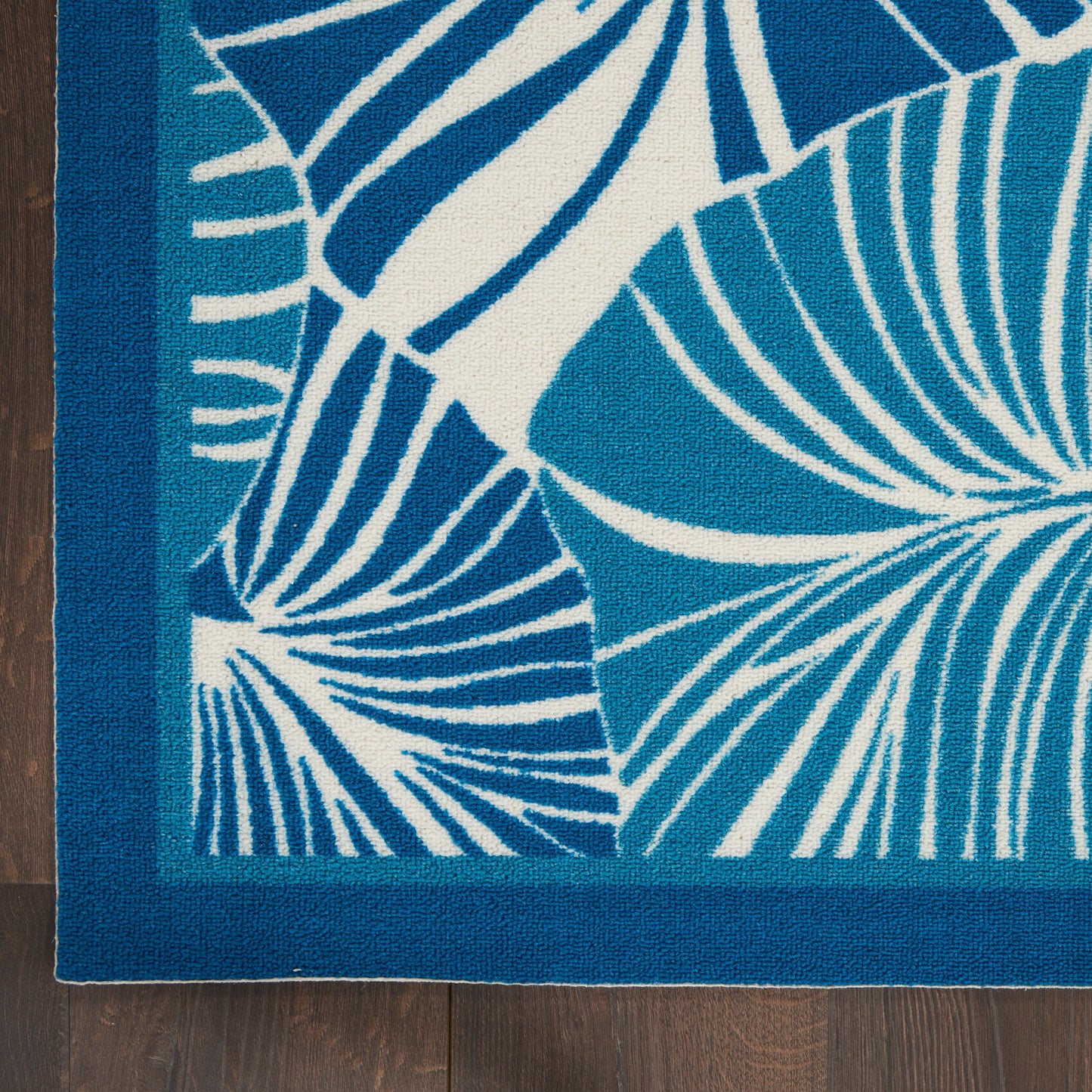 Tapis d'intérieur/extérieur Waverly Sun N' Shade à motif botanique moderne