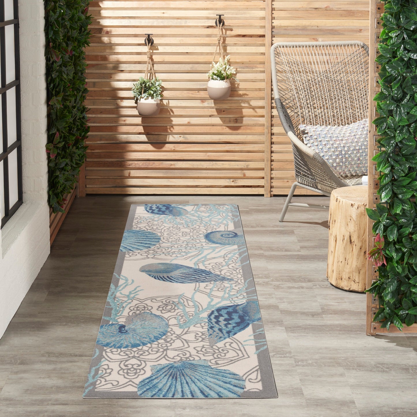 Tapis d'intérieur/extérieur Waverly Sun &amp; Shade Shore Thing Tropical Sea Shell Floral