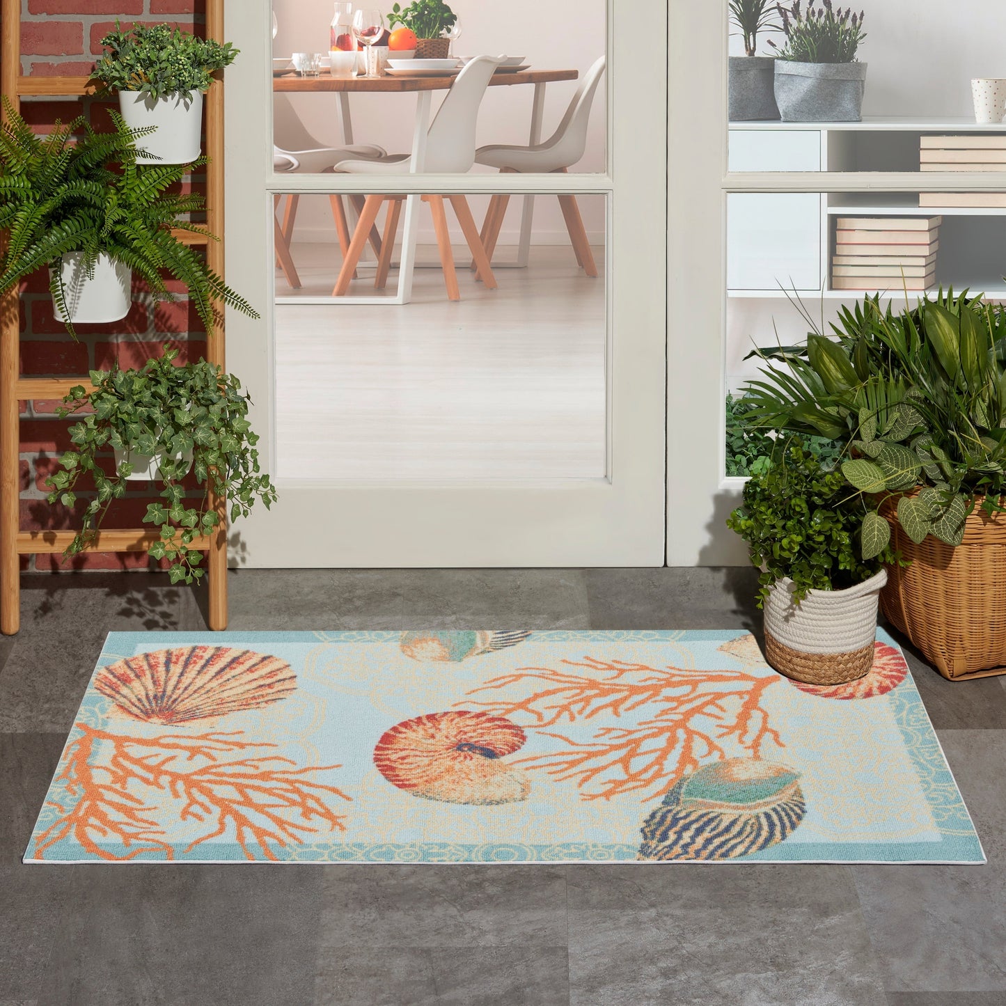 Tapis d'intérieur/extérieur Waverly Sun &amp; Shade Shore Thing Tropical Sea Shell Floral