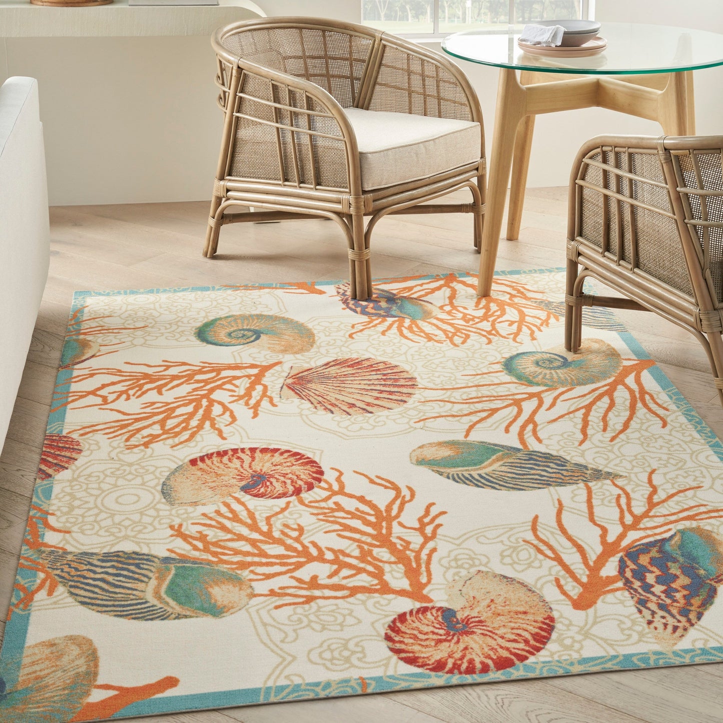 Tapis d'intérieur/extérieur Waverly Sun &amp; Shade Shore Thing Tropical Sea Shell Floral