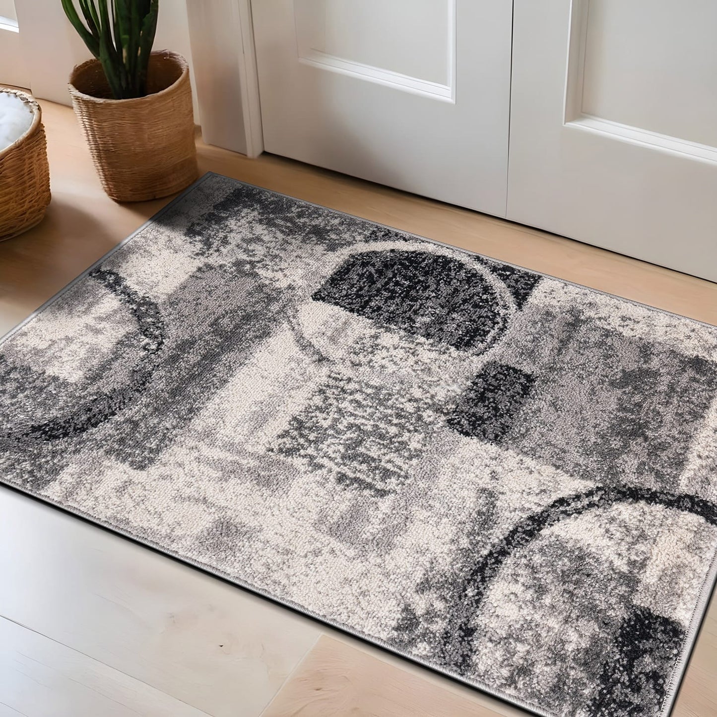 Tapis rond abstrait en polypropylène fabriqué à la machine par World Rug Gallery