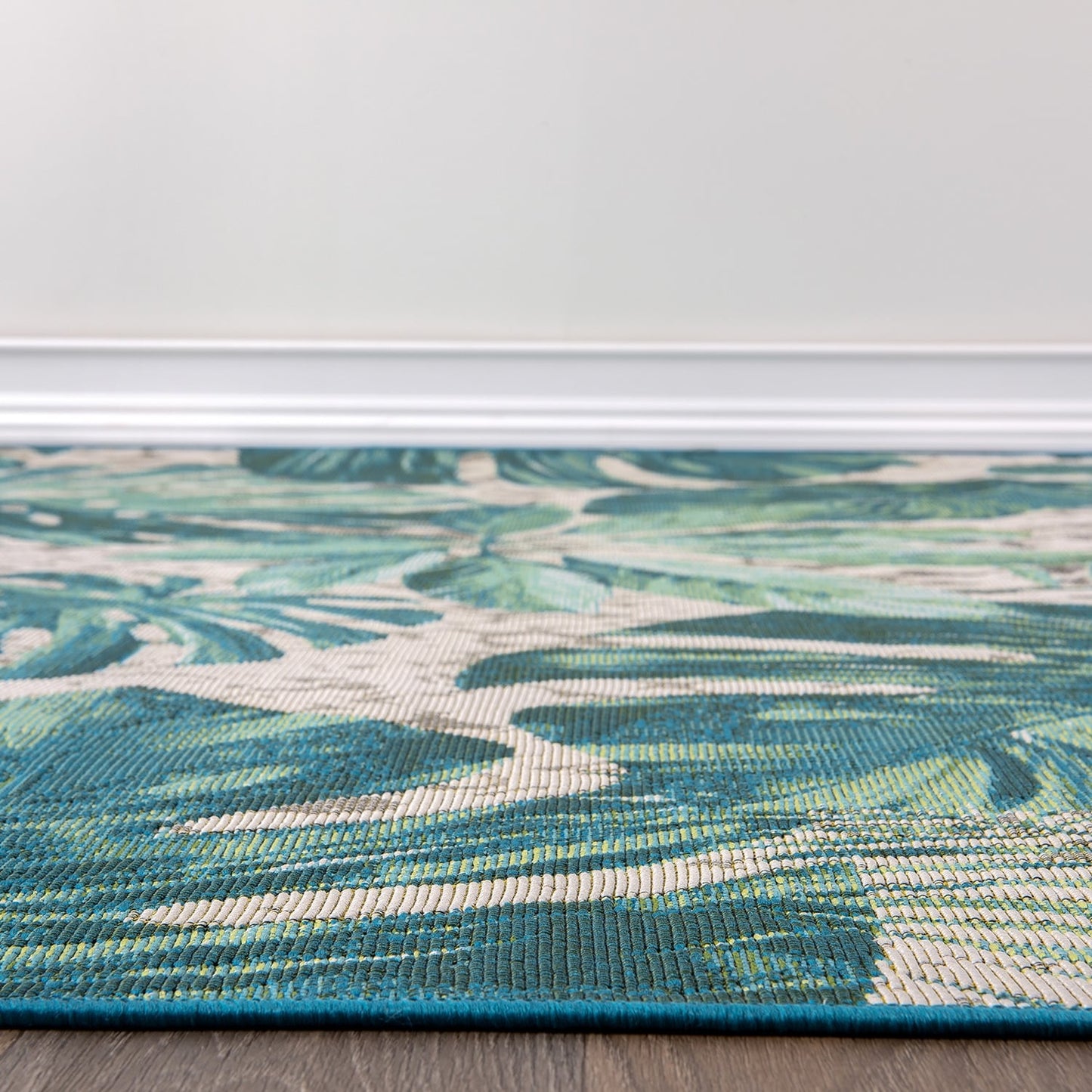 Tapis d'intérieur/extérieur contemporain à motif floral tropical de World Rug Gallery