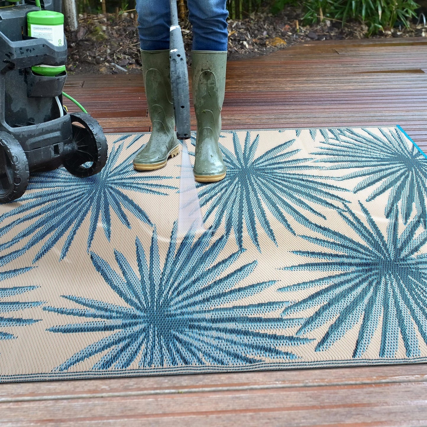 Tapis d'extérieur réversibles en plastique recyclé à motif floral tropical de World Rug Gallery