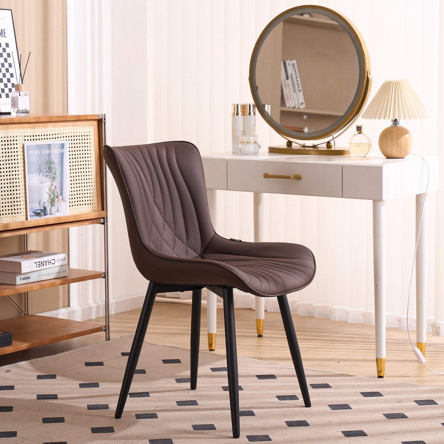 Ensemble de 2 chaises de salle à manger modernes sans accoudoirs, revêtues de cuir.