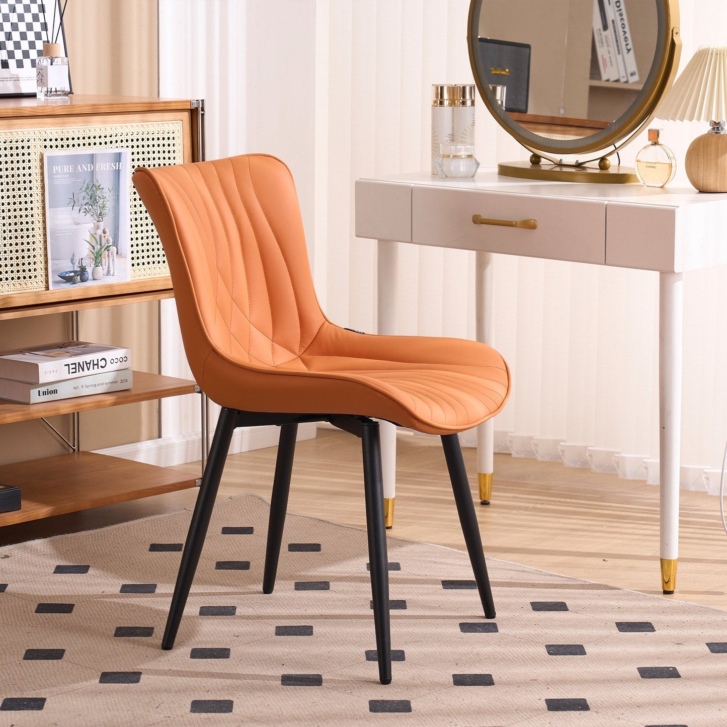 Ensemble de 2 chaises de salle à manger modernes sans accoudoirs, revêtues de cuir.