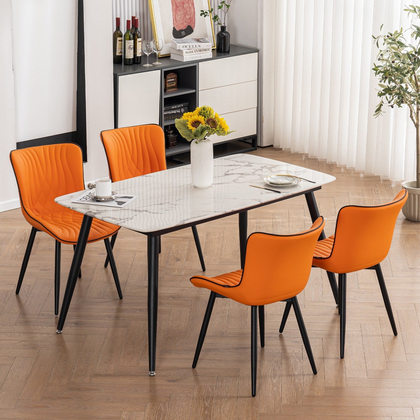 Ensemble de 2 chaises de salle à manger modernes sans accoudoirs, revêtues de cuir.