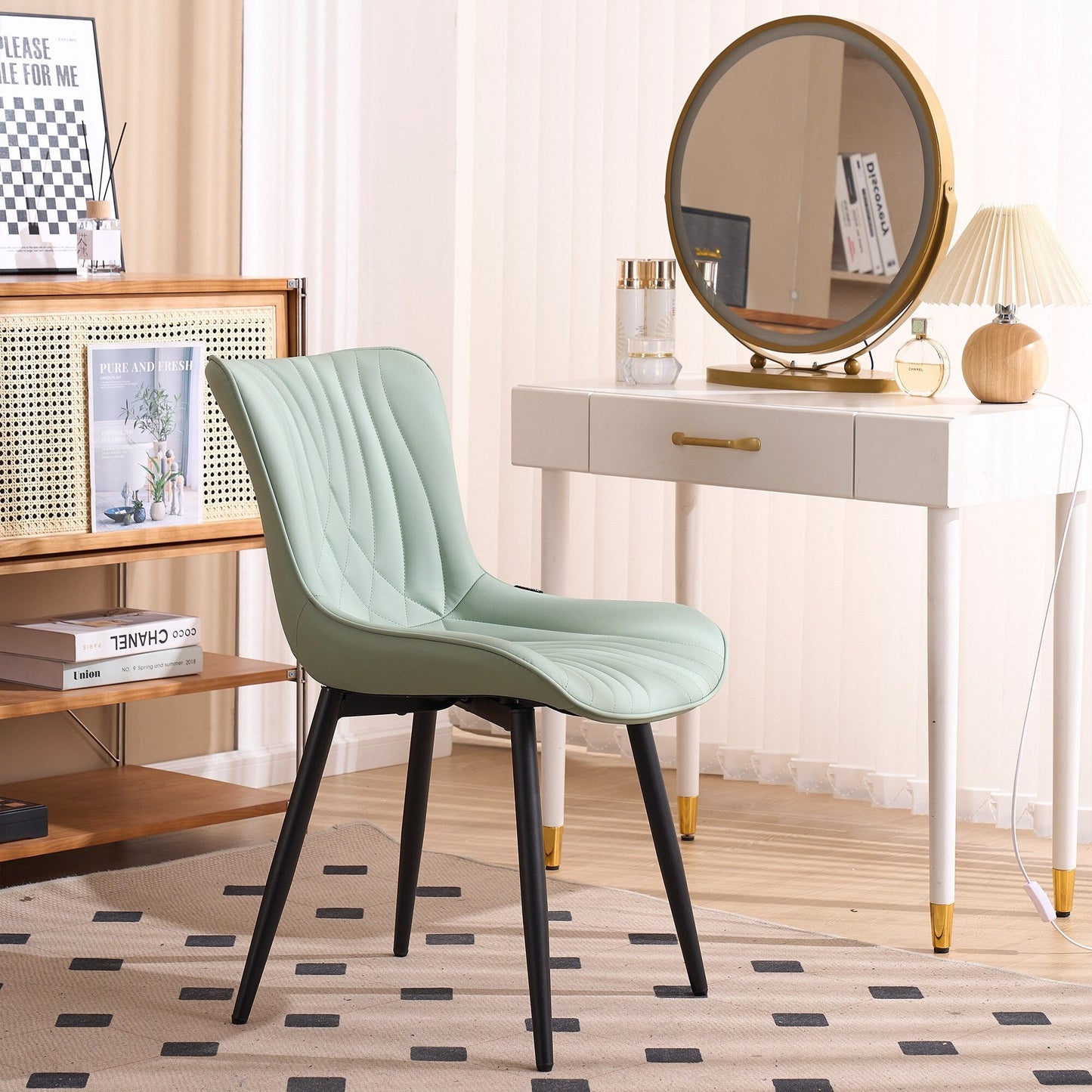 Ensemble de 2 chaises de salle à manger modernes sans accoudoirs, revêtues de cuir.